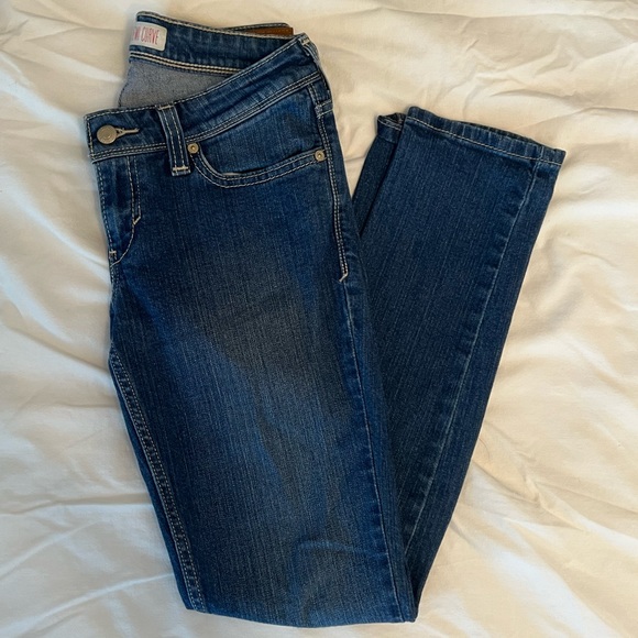 Levi’s Demi-Curve Jeans - Picture 1 of 5